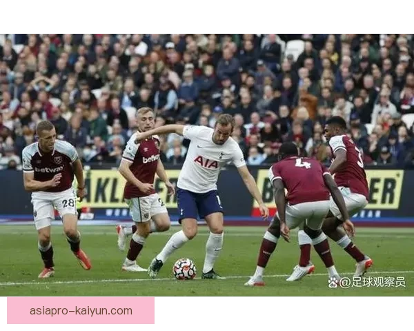 伯恩茅斯活力球场迎来新赛季，球迷热情高涨展现支持力度