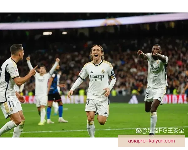 西甲皇马高压逼抢展示出球队竞争力增强的战术倾向